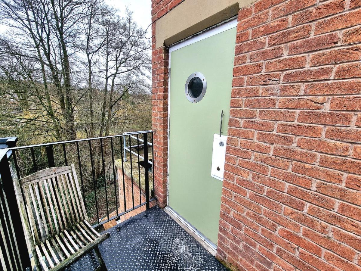 Spacious Retreat With River Views Near Peak District 매틀록 외부 사진