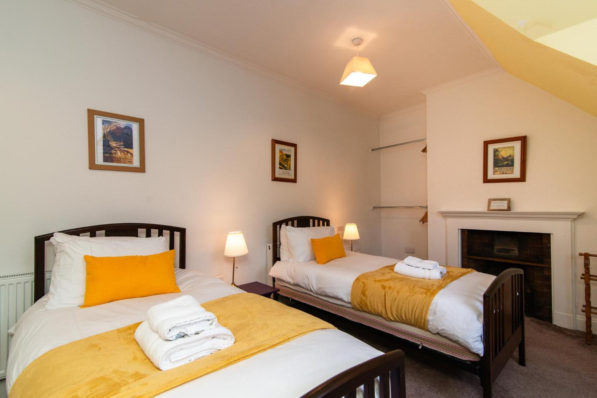 Spacious Retreat With River Views Near Peak District 매틀록 외부 사진