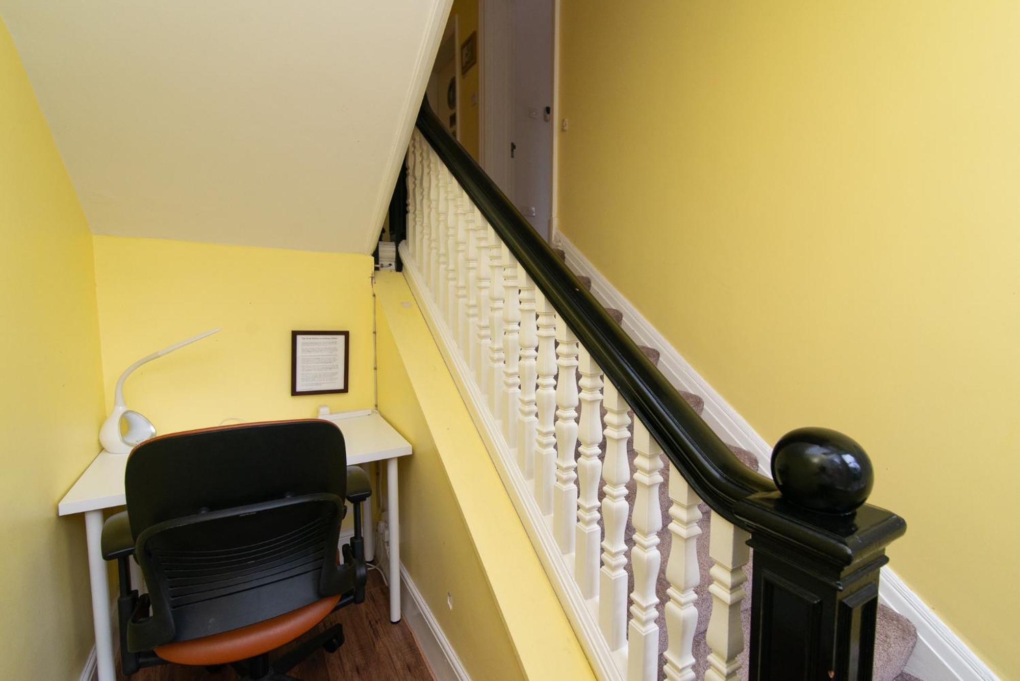 Spacious Retreat With River Views Near Peak District 매틀록 외부 사진