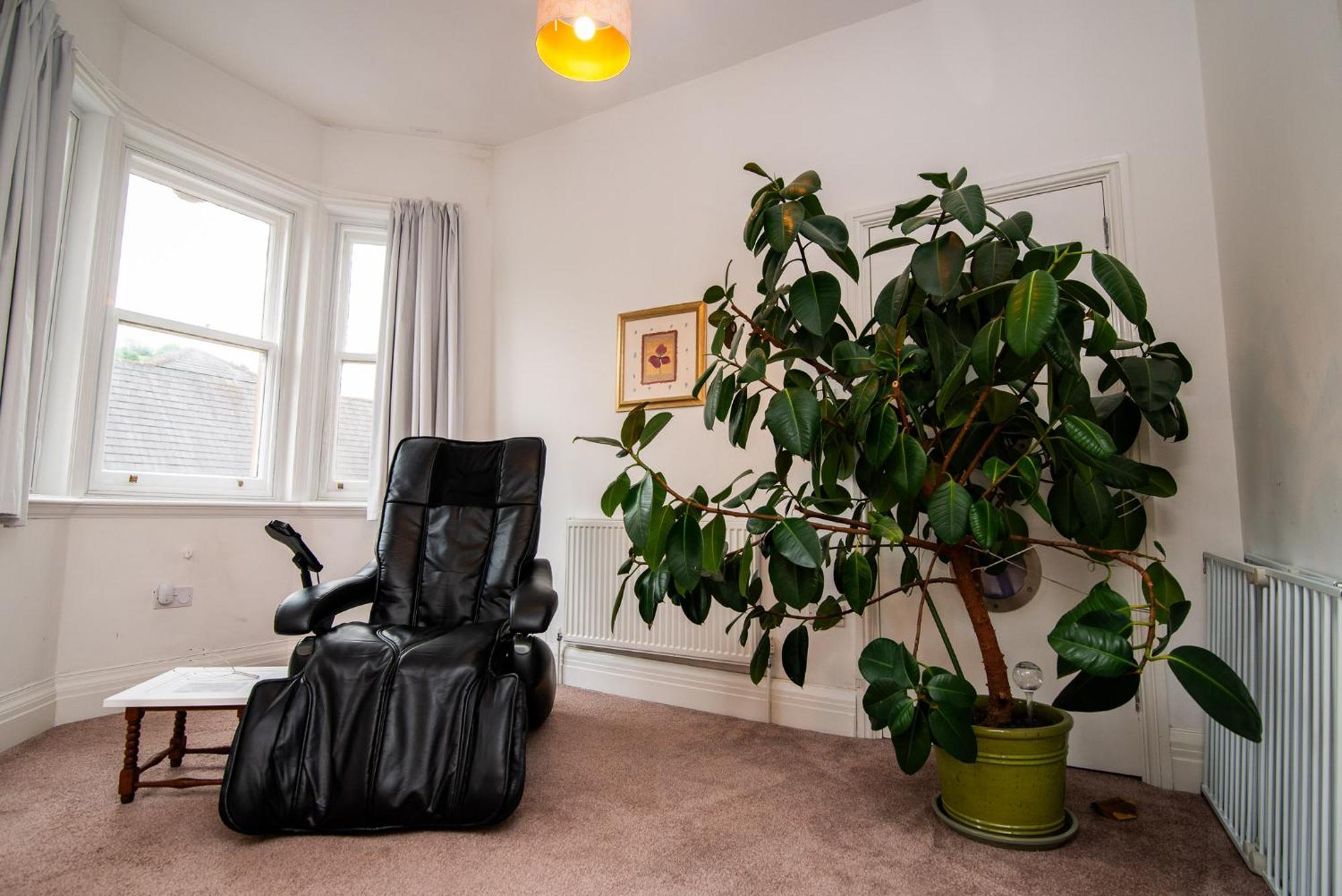 Spacious Retreat With River Views Near Peak District 매틀록 외부 사진