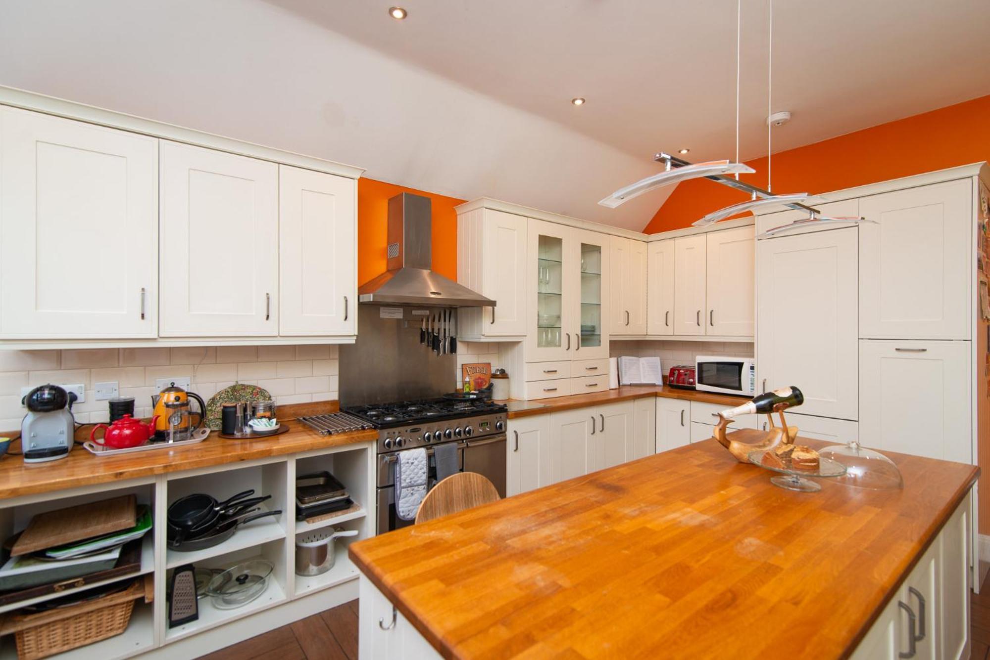 Spacious Retreat With River Views Near Peak District 매틀록 외부 사진